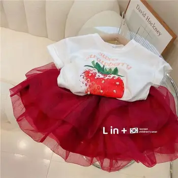 Kız Bebek Yaz giyim seti 2023 Yaz Çilek kısa kollu tişört İplik Kısa Etek İki Parçalı çocuk Etek Seti
