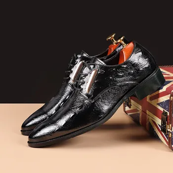 Lüks Yeni Tasarımcı Beyefendi Sivri Siyah Şarap kırmızı Oxford Ayakkabı Mens Resmi Düğün Balo Elbise Homecoming Zapatos Hombre