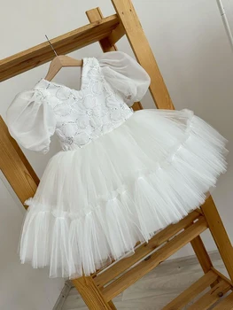 Yeni Çiçek Kız Elbise Fildişi Beyaz Tül Sevimli Yaz Küçük Prenses Elbise doğum günü partisi elbisesi Kısa Puf Elbiseler
